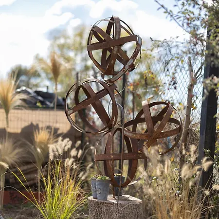 別荘 The Hobbit Hole Tríkala