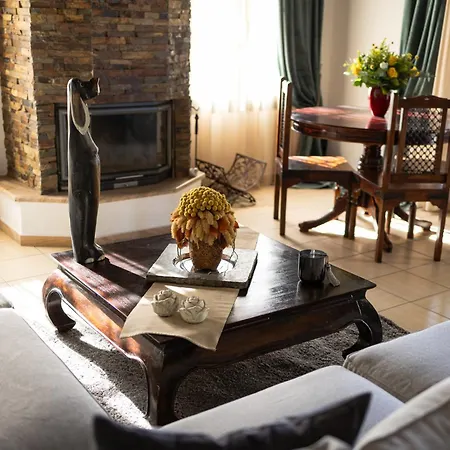 別荘 The Hobbit Hole *