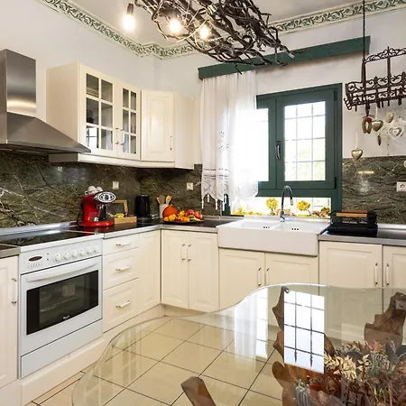 The Hobbit Hole 펜션 *